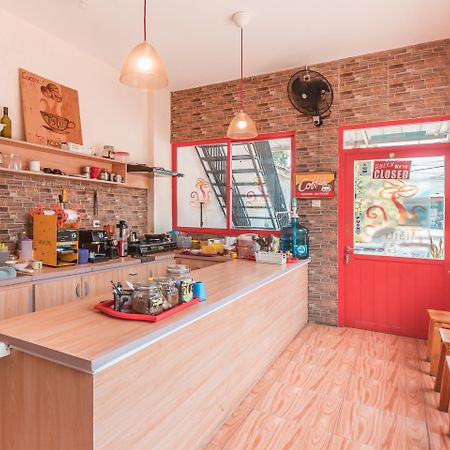Oyo 1555 Unik Guesthouse Syariah Джакарта Экстерьер фото