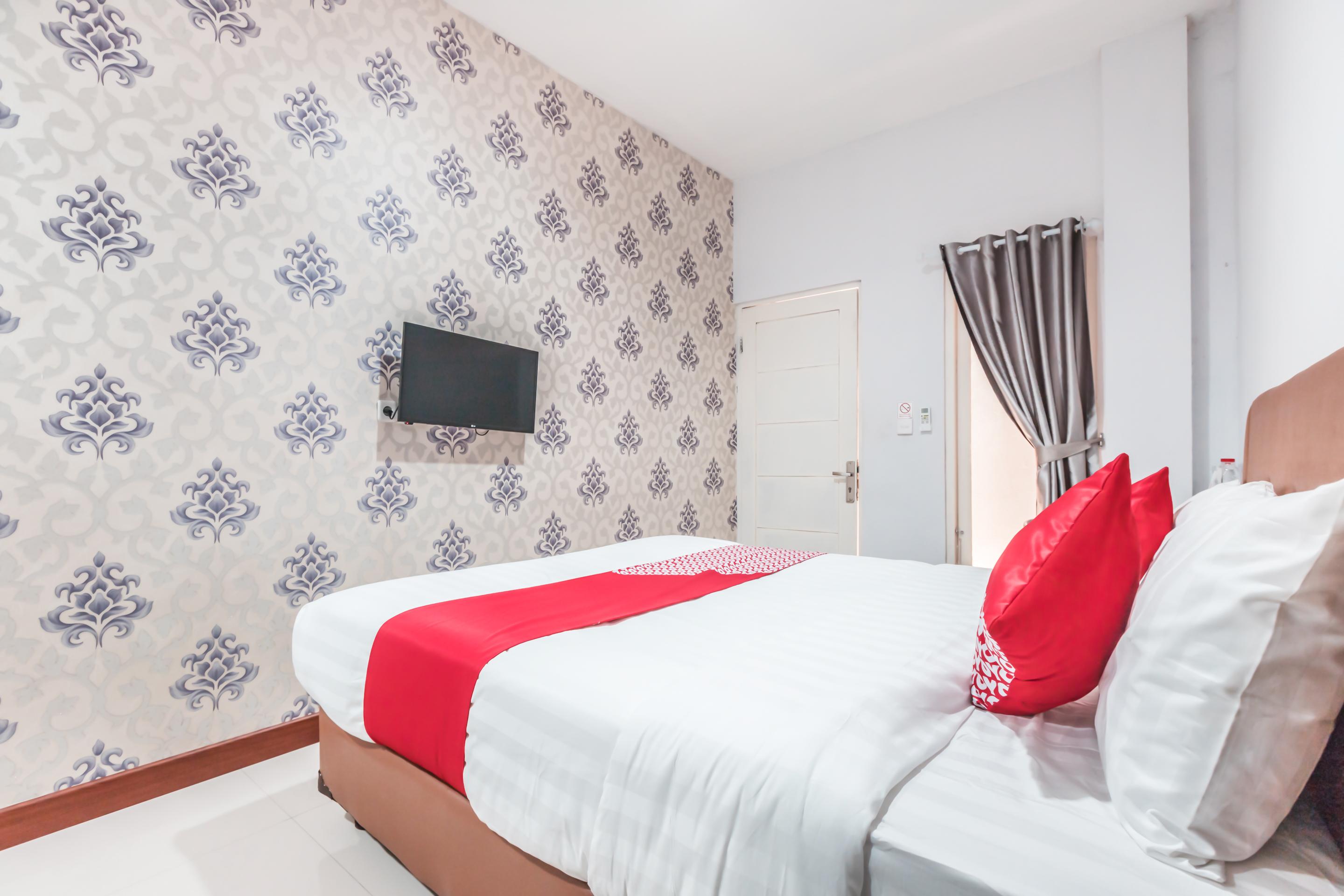 Oyo 1555 Unik Guesthouse Syariah Джакарта Экстерьер фото