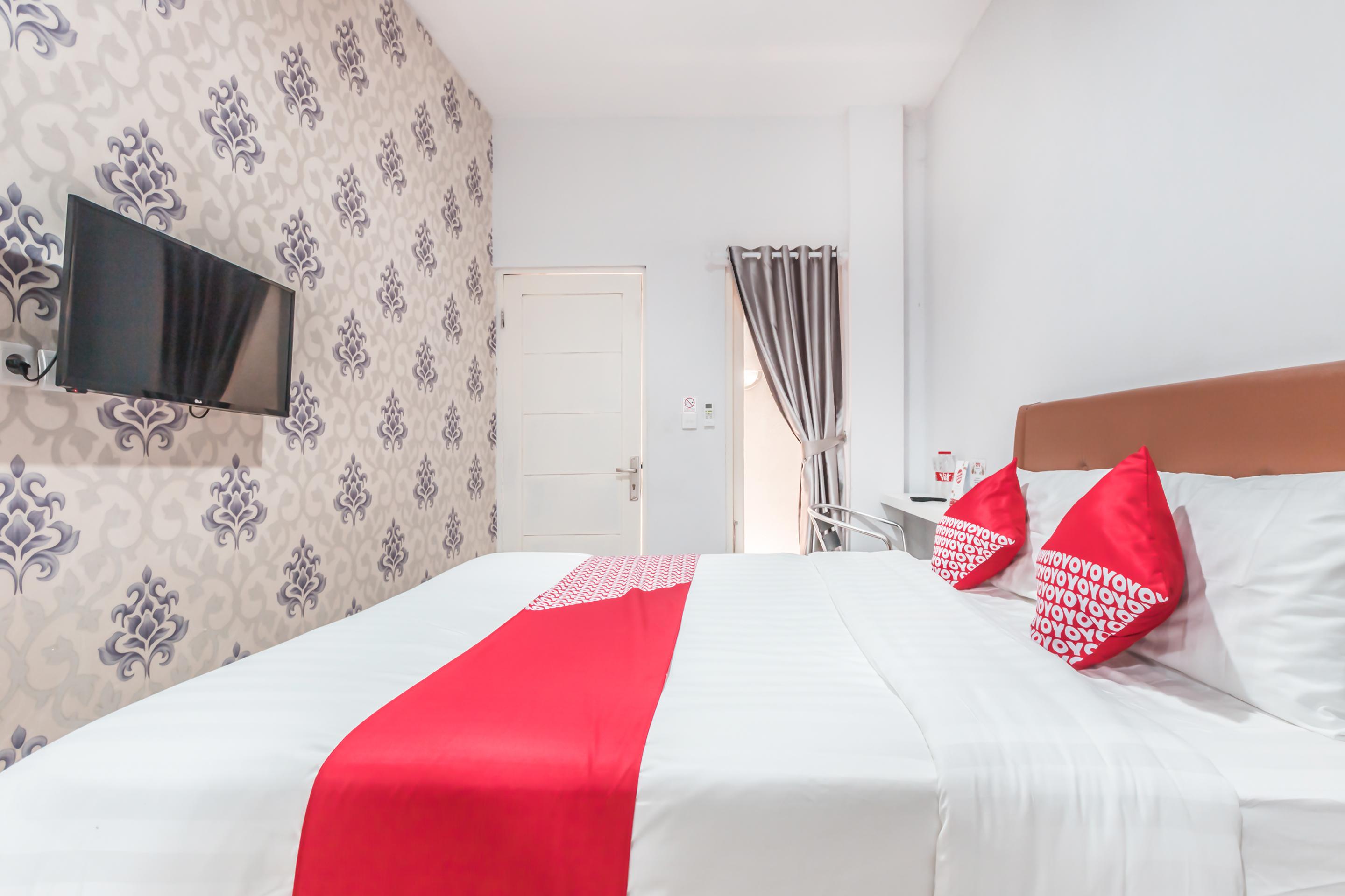 Oyo 1555 Unik Guesthouse Syariah Джакарта Экстерьер фото