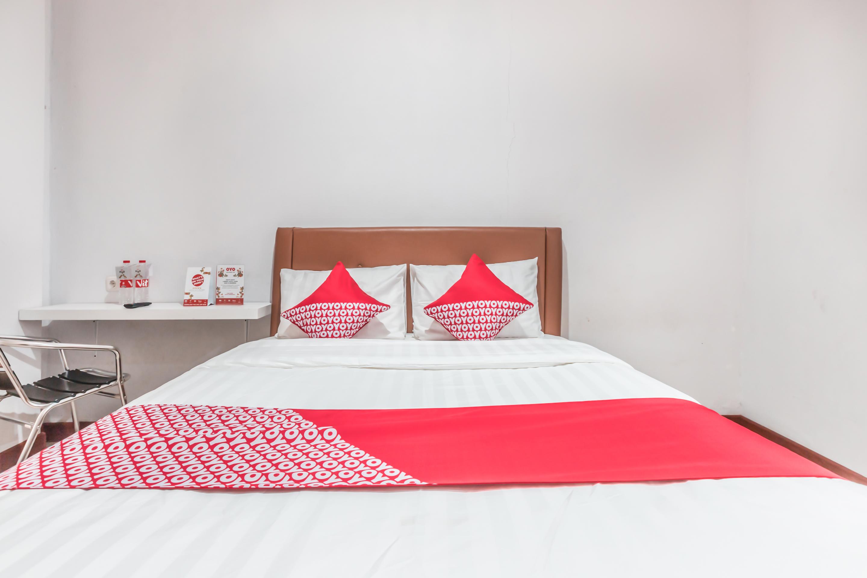 Oyo 1555 Unik Guesthouse Syariah Джакарта Экстерьер фото