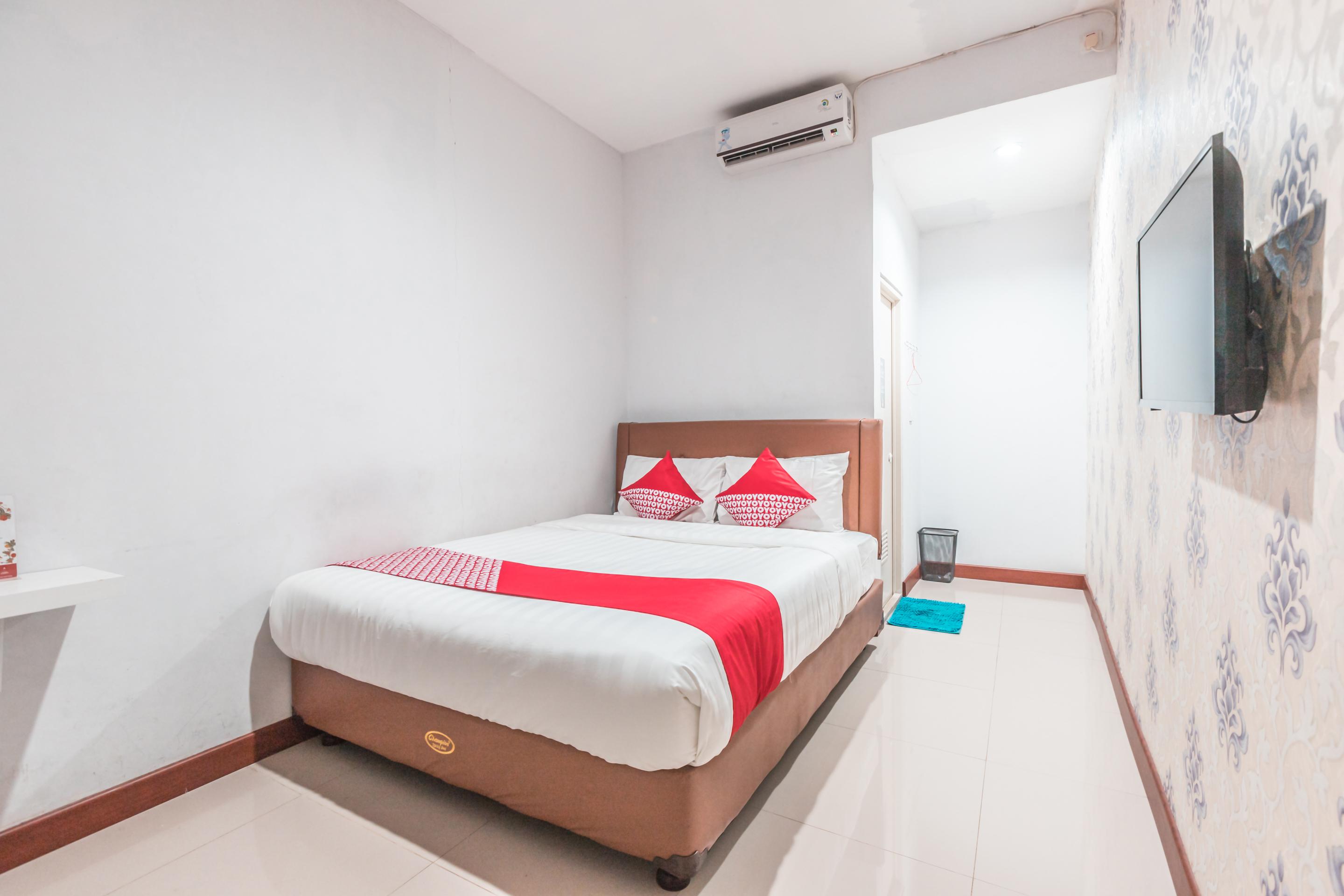 Oyo 1555 Unik Guesthouse Syariah Джакарта Экстерьер фото