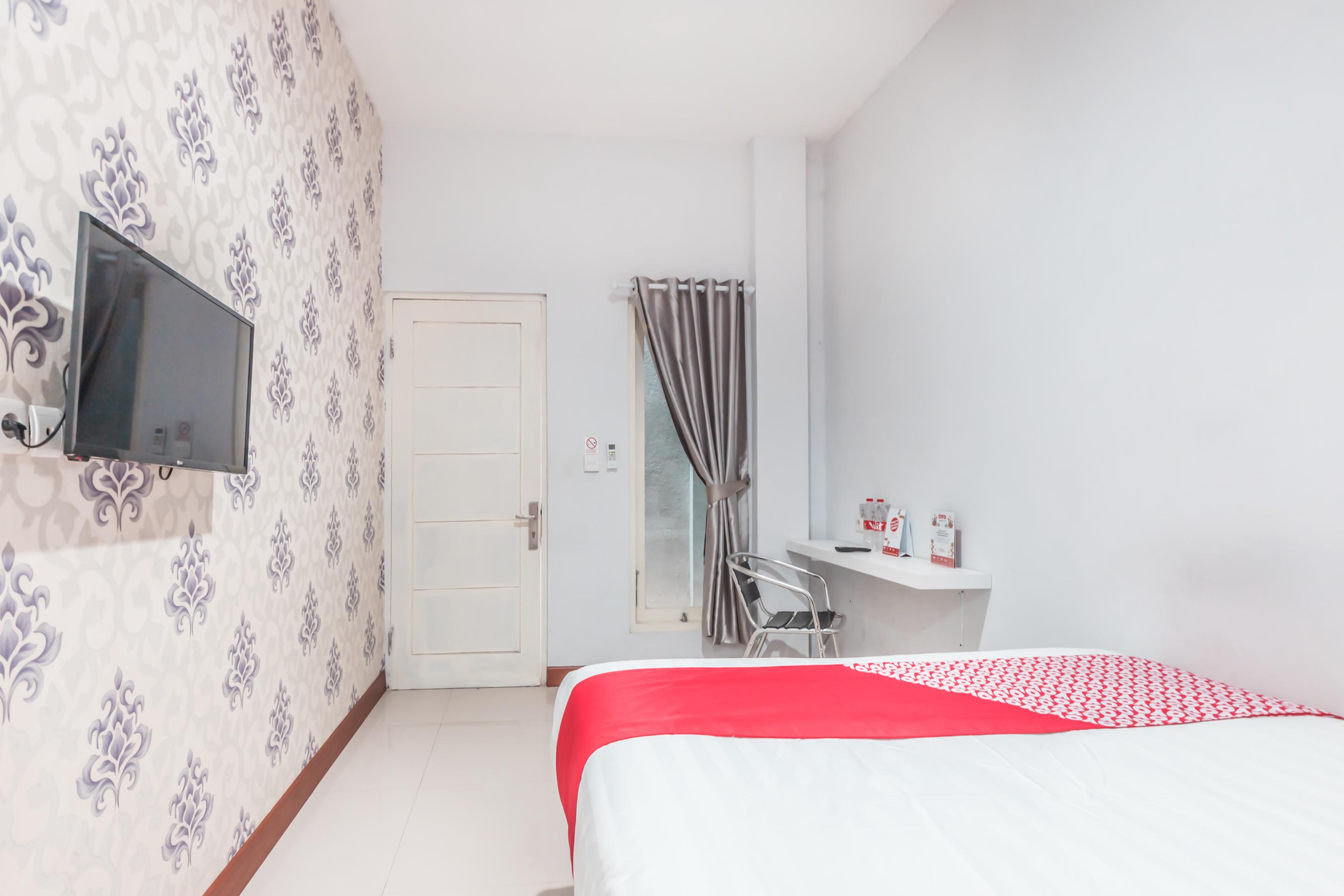 Oyo 1555 Unik Guesthouse Syariah Джакарта Экстерьер фото