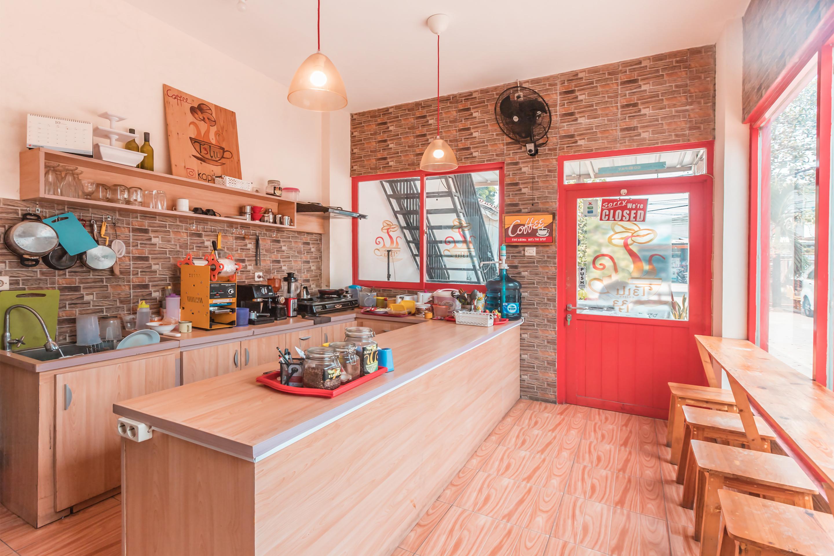 Oyo 1555 Unik Guesthouse Syariah Джакарта Экстерьер фото