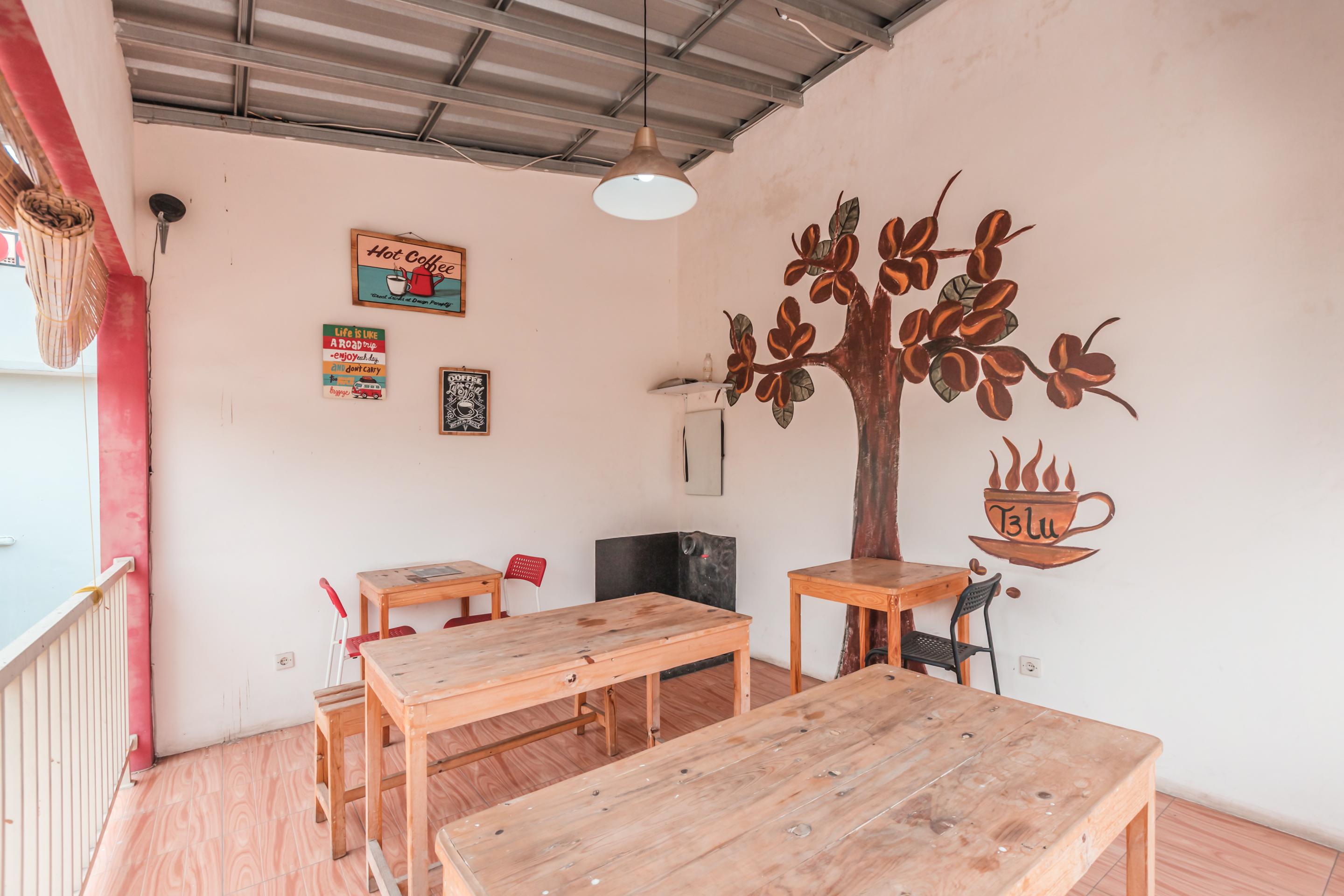 Oyo 1555 Unik Guesthouse Syariah Джакарта Экстерьер фото
