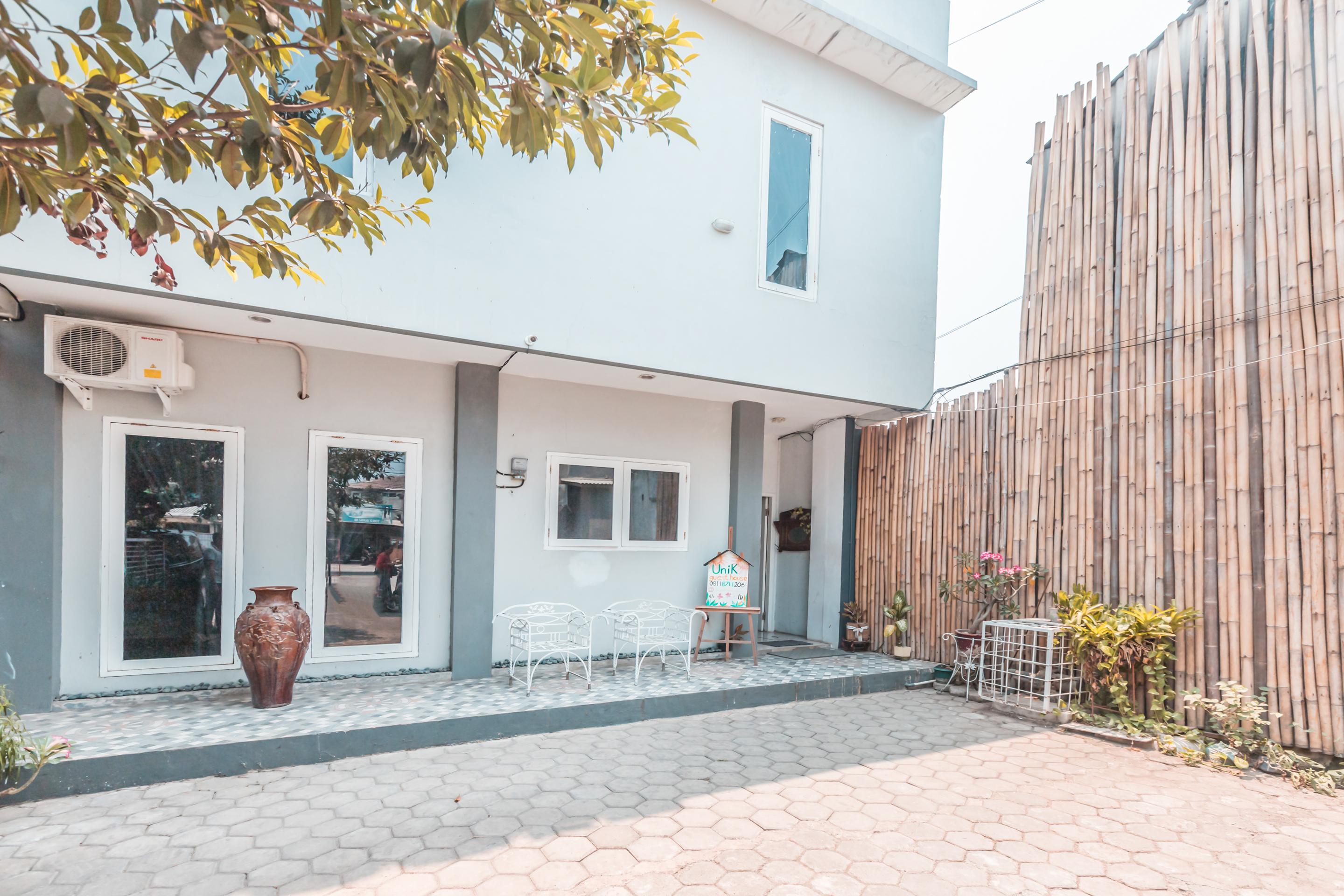 Oyo 1555 Unik Guesthouse Syariah Джакарта Экстерьер фото