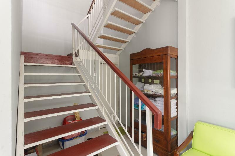 Oyo 1555 Unik Guesthouse Syariah Джакарта Экстерьер фото